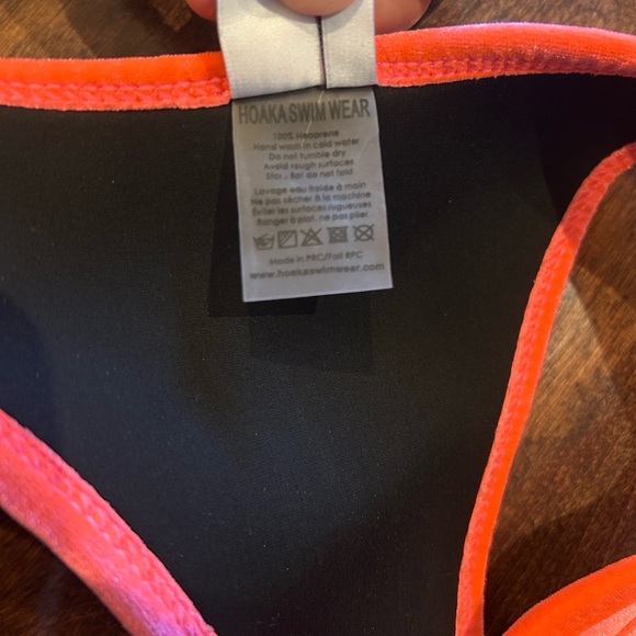 Hoaka bikini top and bottom - Picture 12 of 12